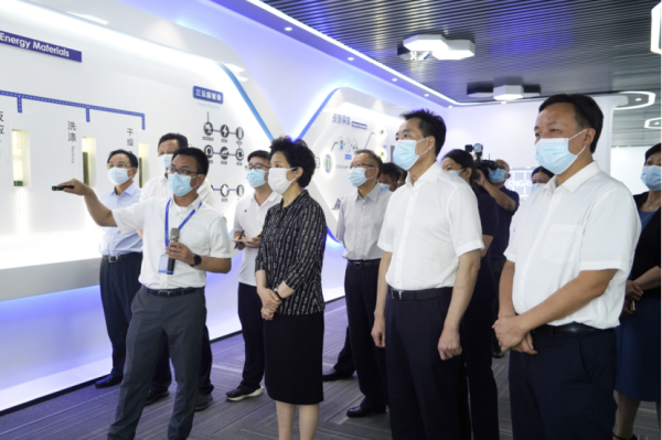 湖南省政协党组副书记乌兰调研中伟宁乡产业基地
