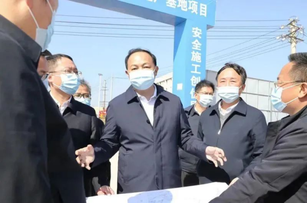 长沙市委副书记、市长郑建新春节开工调研中伟股份全球研发基地