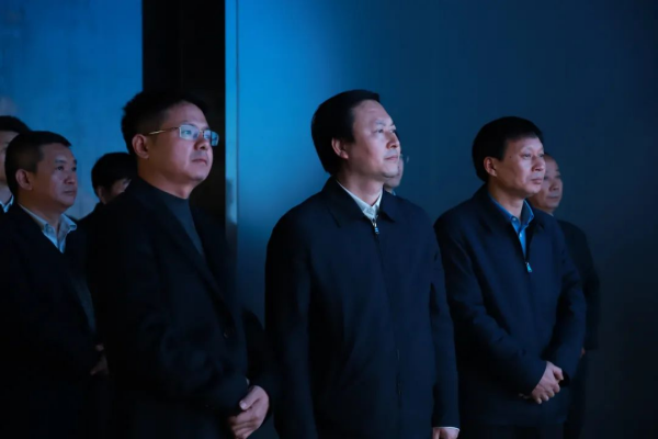 铜仁市委副书记、市长穆嵘坤一行调研中伟铜仁（上市主体）产业基地